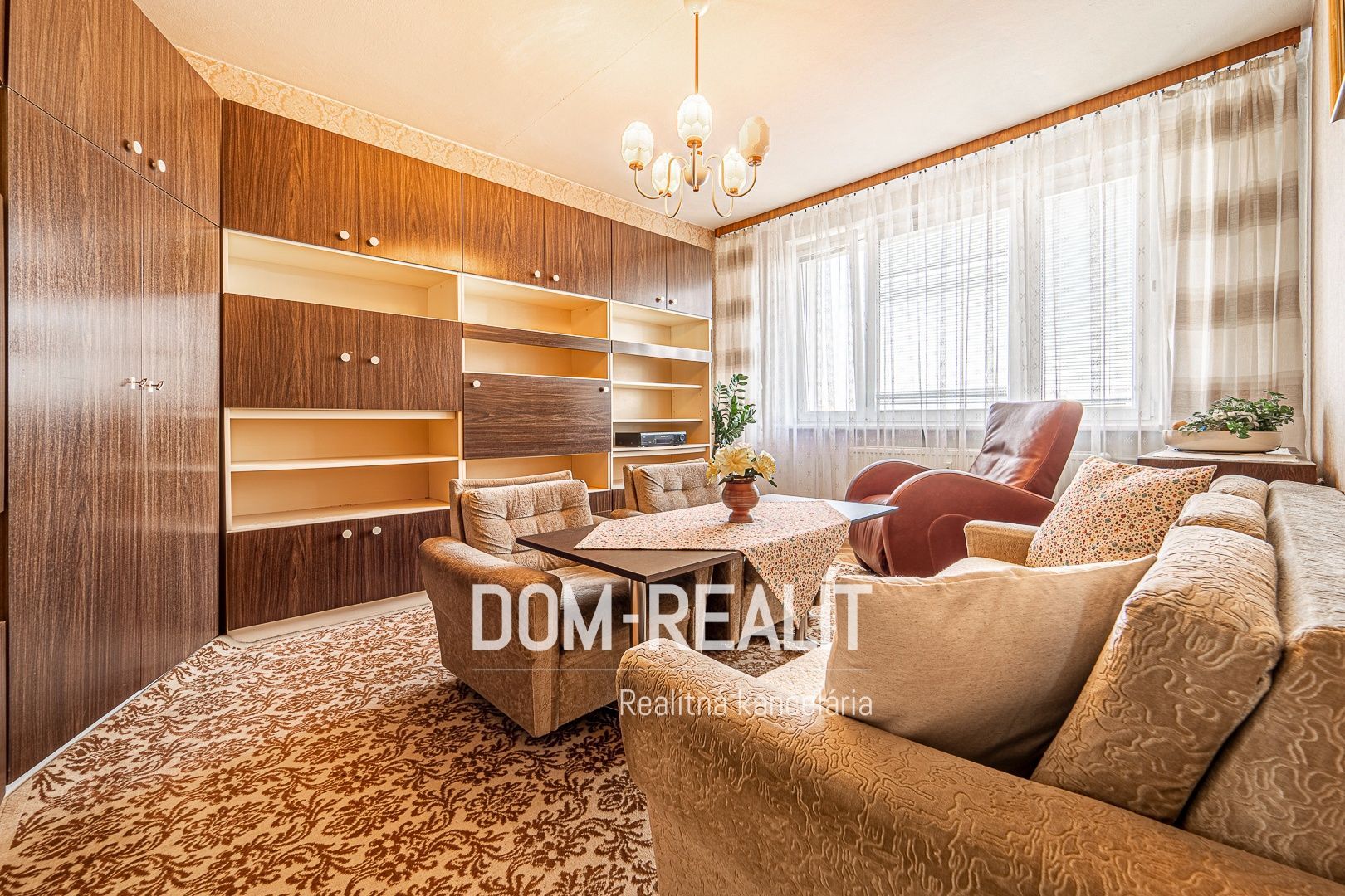 Nehnutelnost DOM-REALÍT ponúka 3 izbový byt v pôvodnom stave v Trnave na Nerudovej ulici