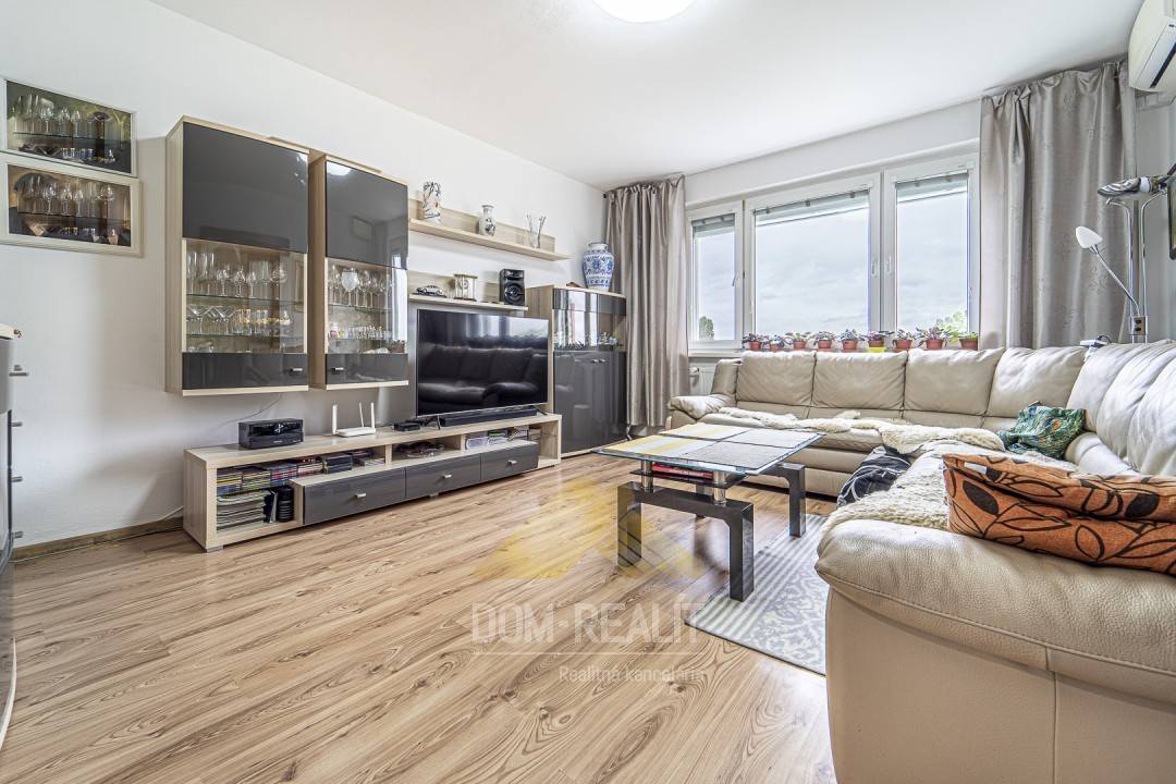 Nehnutelnost DOM-REALÍT ponúka príjemný 3-izbový byt na Vrbovej ulici v Bratislave