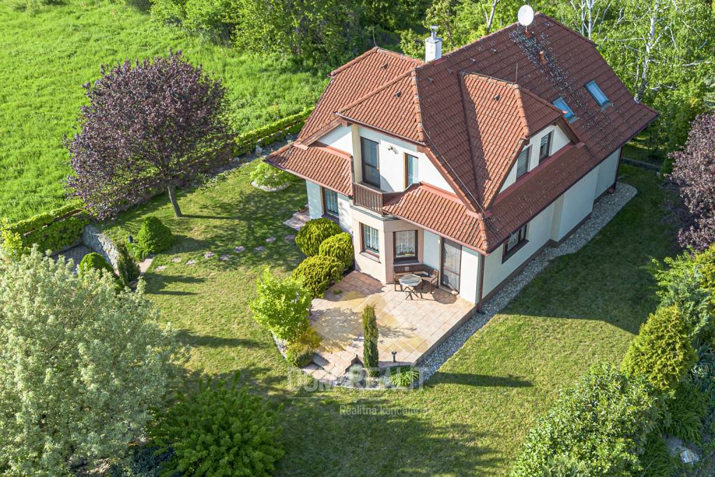 Nehnutelnost DOM-REALÍT, - 5 izbový dom v pokojnom zelenom prostredí