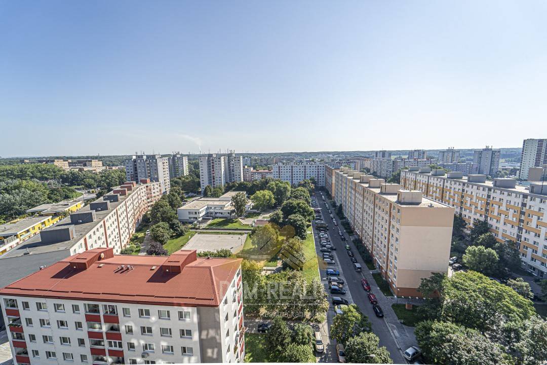 Nehnutelnost DOM-REALIT ponúka  1 izbový byt v Bratislave na Krásnohorskej ulici