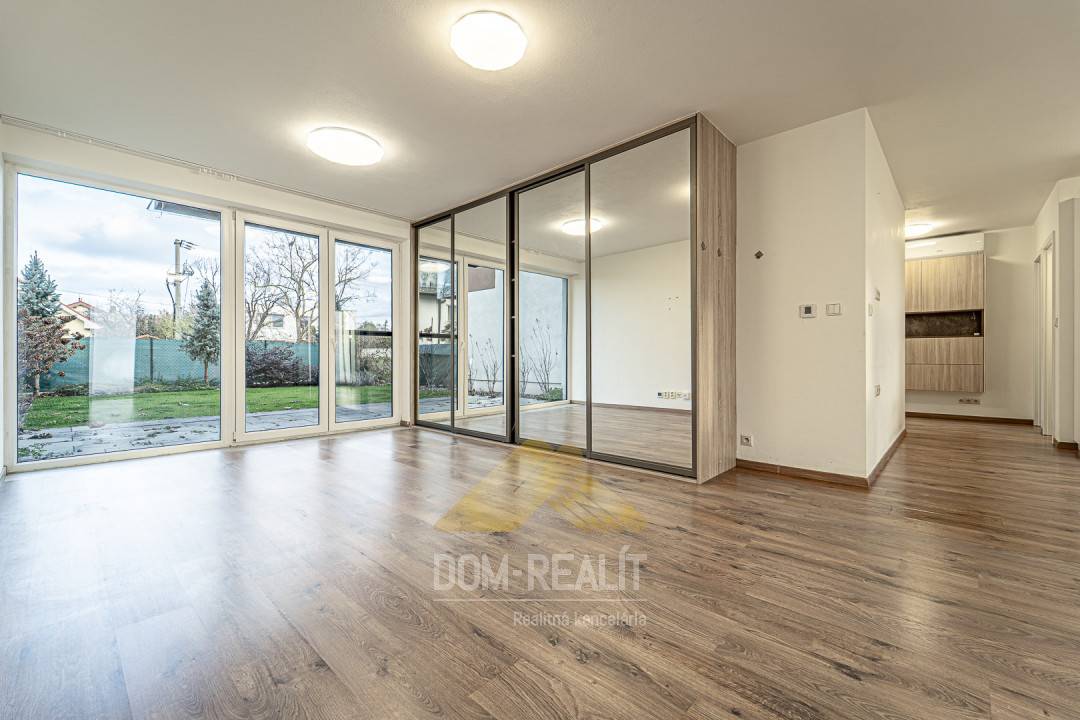 Nehnutelnost DOM-REALÍT,-  ponúka 3 izbový byt so záhradou a parkovaním (Vajnory)