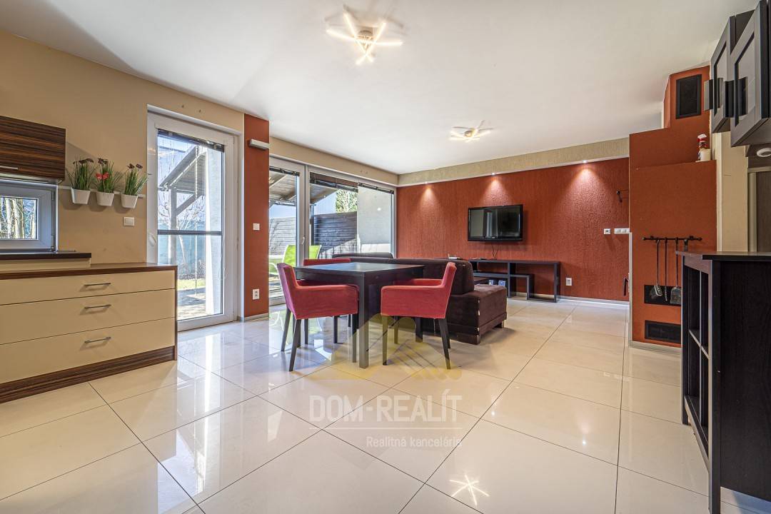 Nehnutelnost DOM-REALÍT ponúka na predaj 4 - izbový rodinný dom