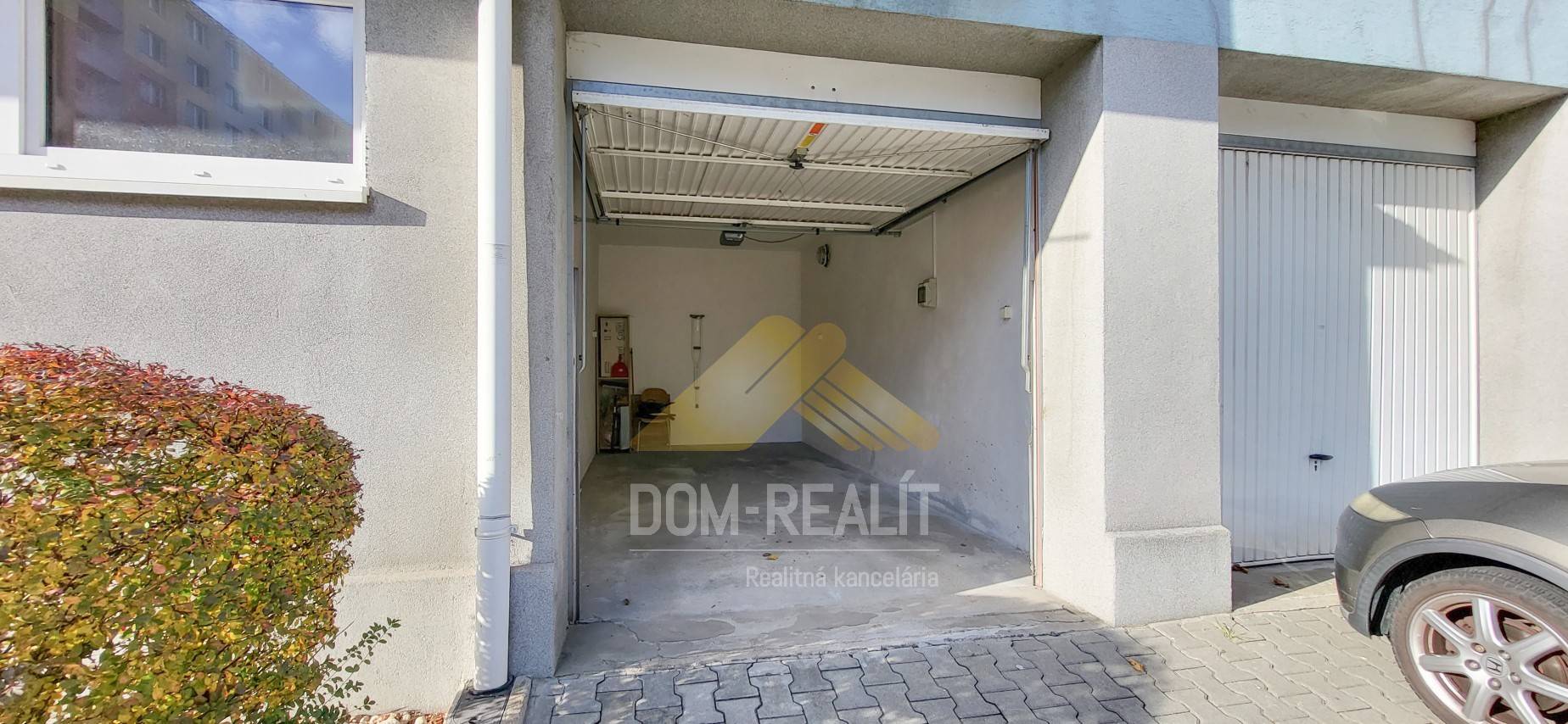 Nehnutelnost DOM-REALÍT ponúka na predaj garáž v bytovom dome na Ďatelinovej ulici