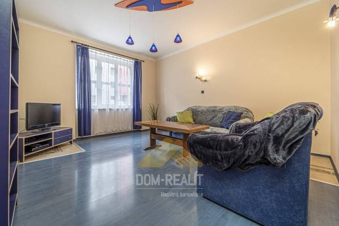 Nehnutelnost DOM-REALÍT ponúka na prenájom 2i byt s nepriechodnými izbami na Českej ulici, BA Nové Mesto