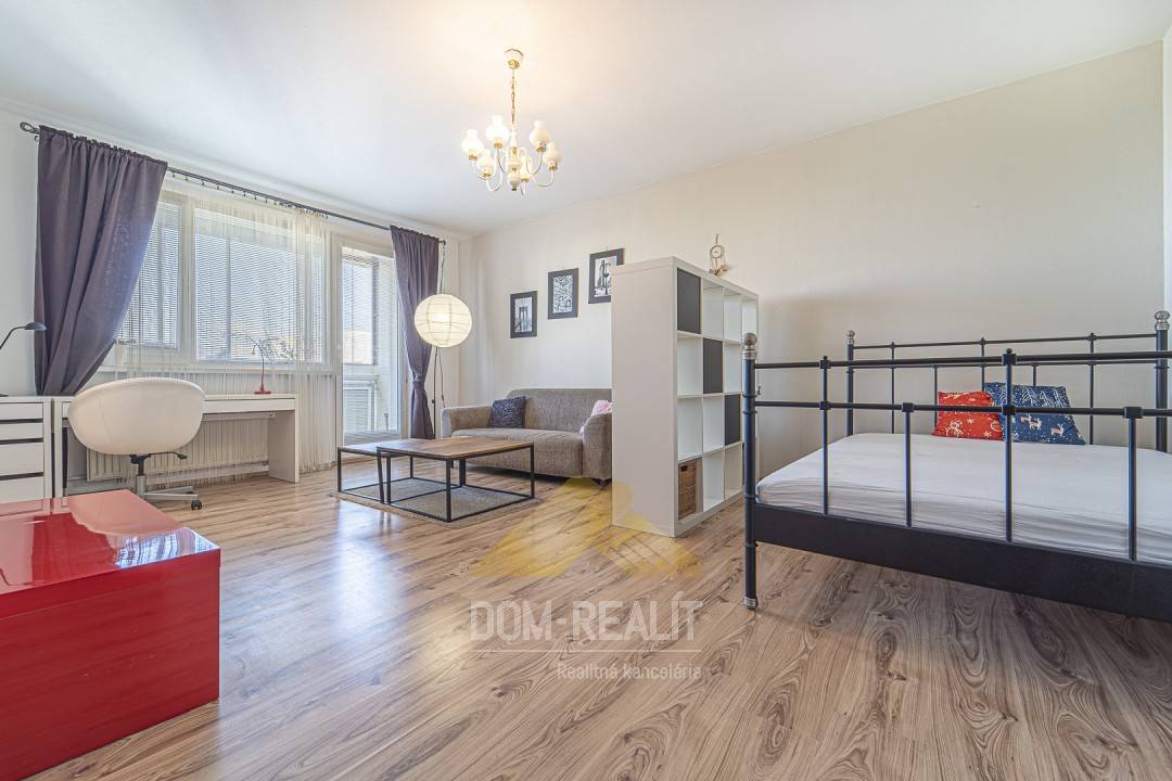 Nehnutelnost DOM-REALÍT ponúka príjemný 1izbový byt vo Vrakuni - Bučinová ulica