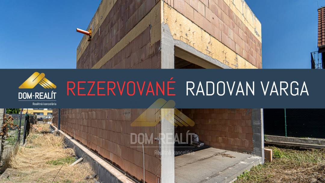 Nehnutelnost RADOVAN VARGA ponúka  rozostavaný 4i dom na hranici Prievozu a Vrakune, Hrušovská ulica